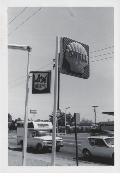Pete's Shell Gasoline Station - 1734 East Apache Boulevard, Tempe, Arizona