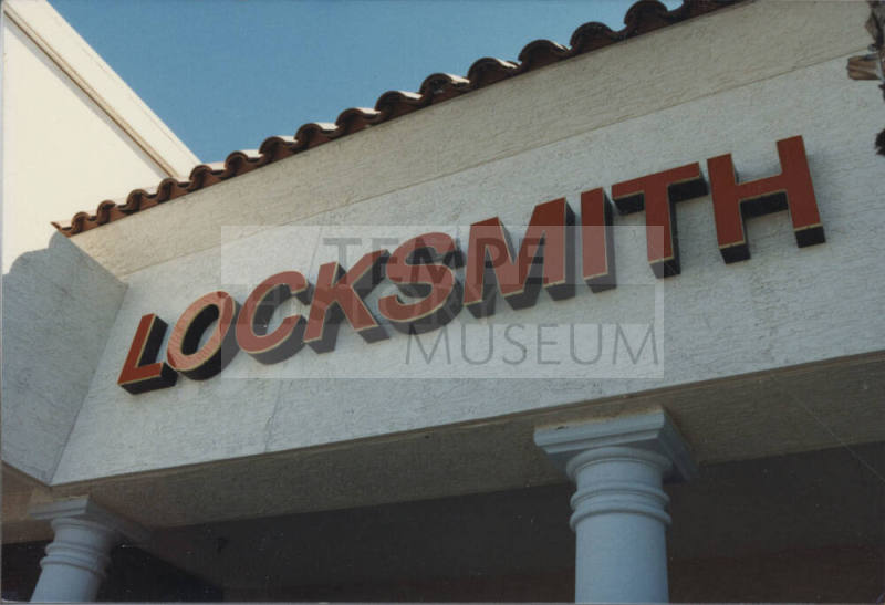 (Locksmith) - 715 West Baseline Road - Tempe, Arizona