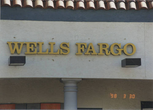 Wells Fargo Bank - 825 West Baseline Road - Tempe, Arizona