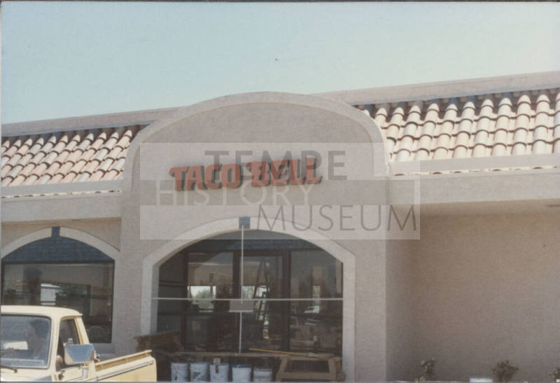 Taco Bell - 825 West Baseline Road - Tempe, Arizona