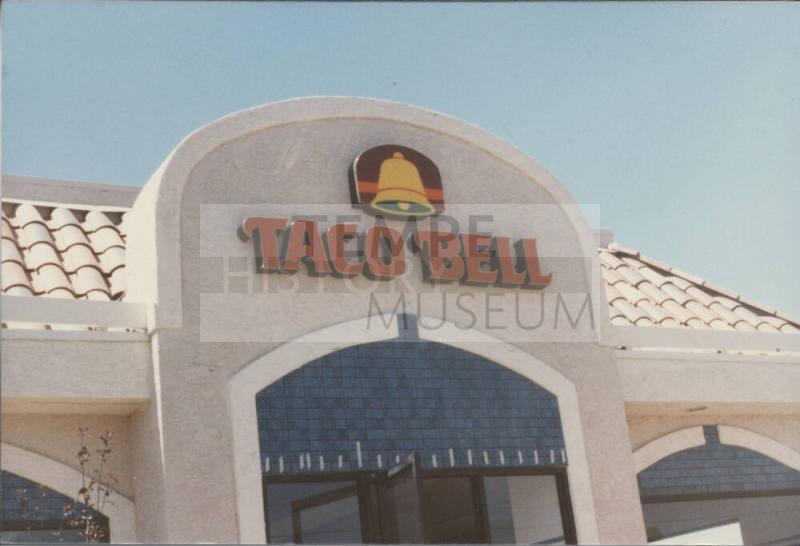 Taco Bell - 825 West Baseline Road - Tempe, Arizona