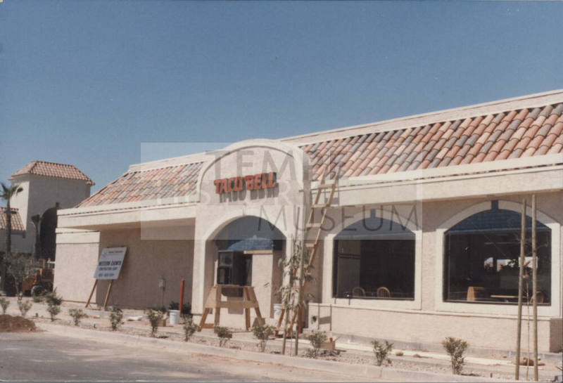 Taco Bell - 825 West Baseline Road - Tempe, Arizona