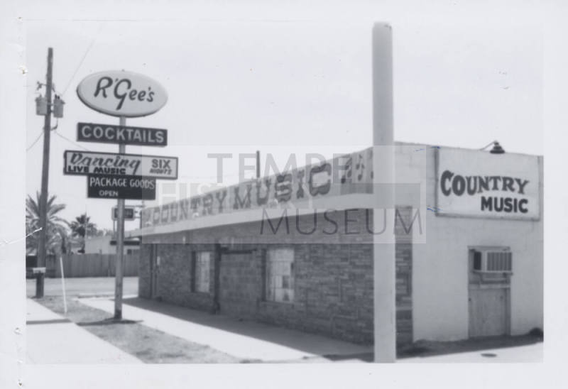 R'Gee's Cocktails - 1825 East Apache Boulevard, Tempe, Arizona