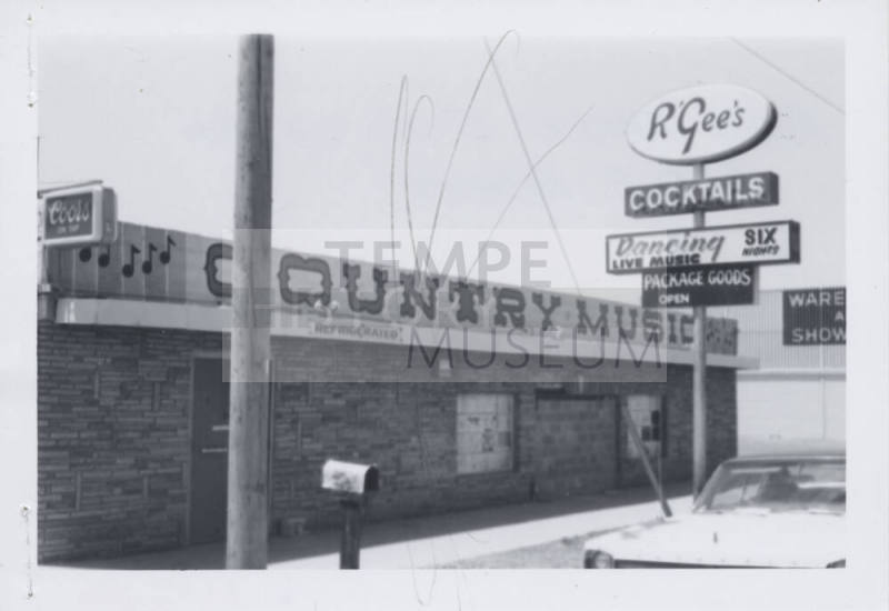 R'Gee's Cocktails - 1825 East Apache Boulevard, Tempe, Arizona