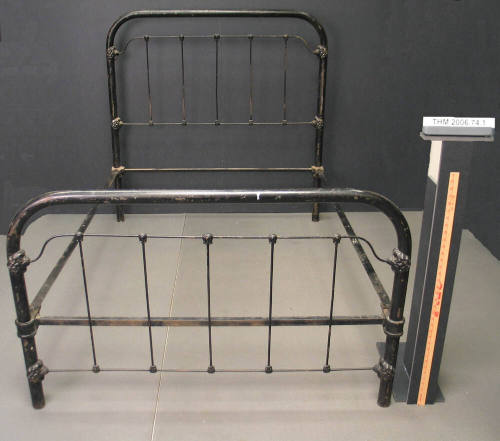 Bed, Metal