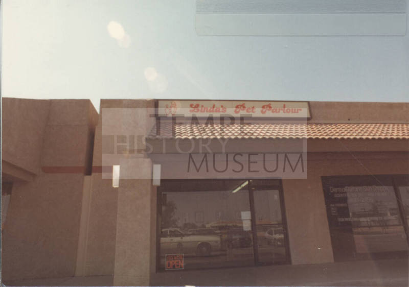 Linda's Pet Parlour - 1845 East Baseline Road - Tempe, Arizona