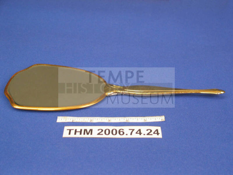 Hand mirror