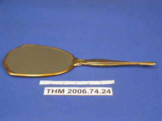 Hand mirror