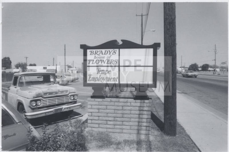 Brady's Flowers - 1870 East Apache Boulevard, Tempe, Arizona
