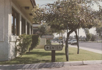 Leo's Nu-N'Lite - 524 West Broadway Road  - Tempe, Arizona