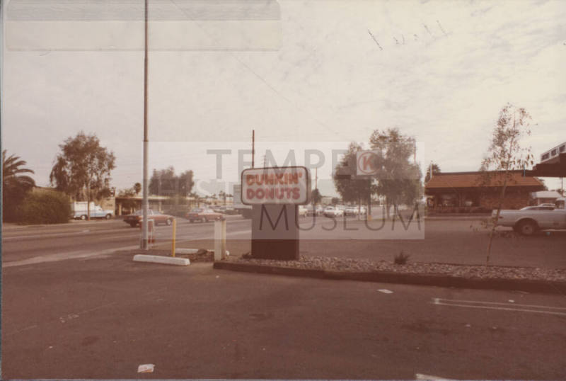 Dunkin' Donuts, 711 E. Broadway Road, Tempe, Arizona