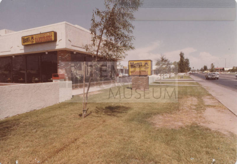 Wendy's Old Fashioned Hamburgers, 790 W. Broadway Road, Tempe, Arizona