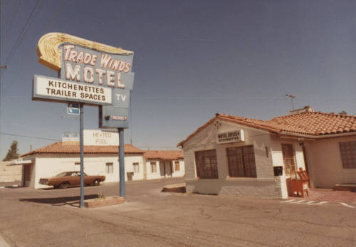 Trade Winds Motel - 1900 East Apache Boulevard, Tempe, Arizona