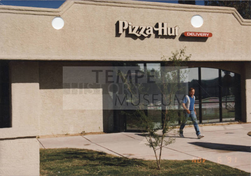 Pizza Hut Restaurant, 808 W. Broadway Road, Tempe, Arizona