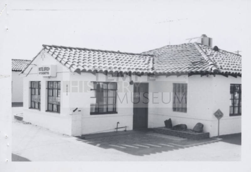 Trade Winds Motel - 1900 East Apache Boulevard, Tempe, Arizona
