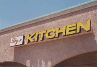 Liz's Kitchen Resaurant, 818 W. Broadway Road, Tempe, Arizona