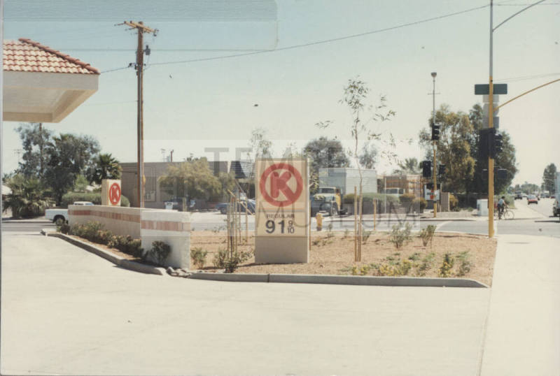 Circle K Food Stores - 904 West Broadway Road - Tempe, Arizona