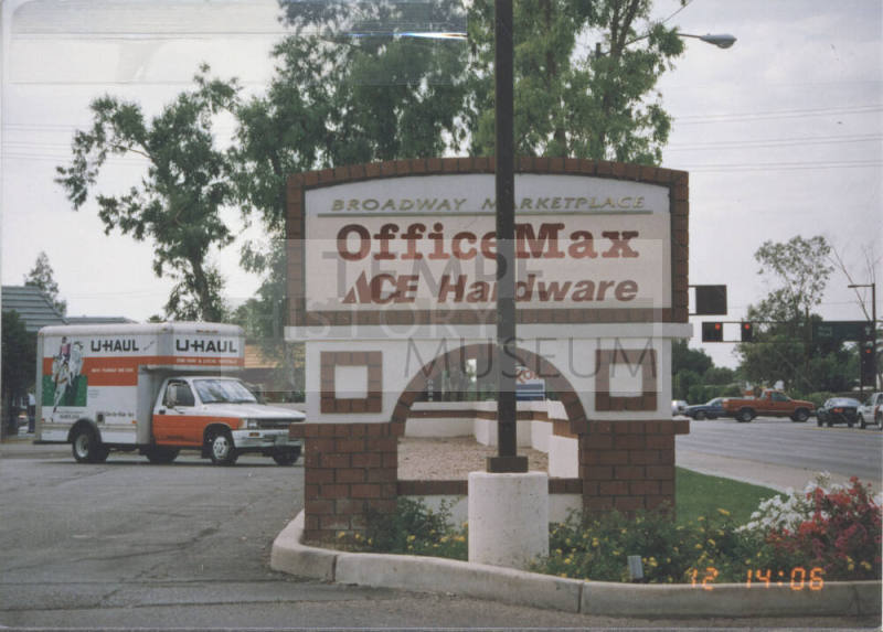 Broadway Marketplace Plaza - 917 East Broadway Road - Tempe, Arizona