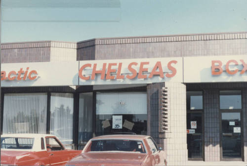 Chelseas Ice Cream Cafe - 930 West Broadway Road - Tempe, Arizona