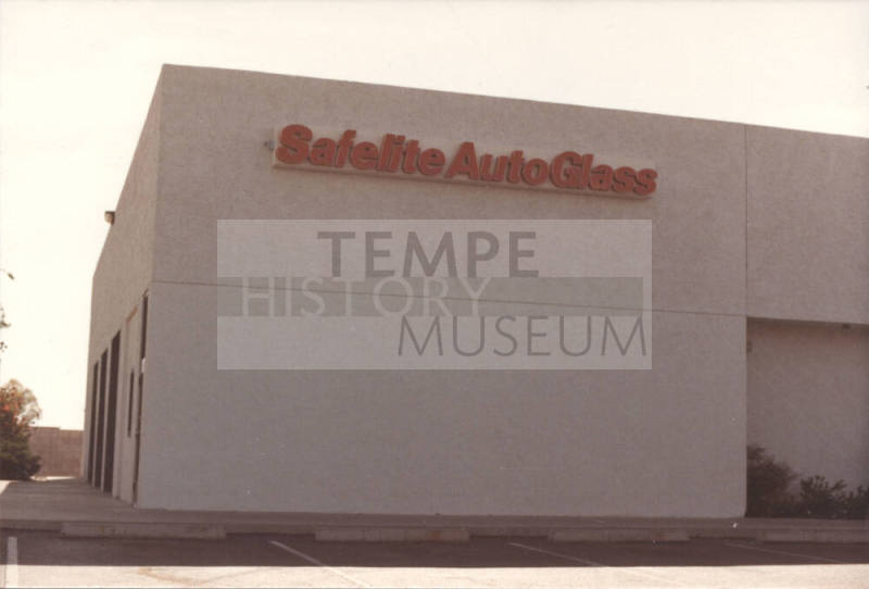 Safelite Auto Glass, 937 East Broadway Road, Tempe, Arizona