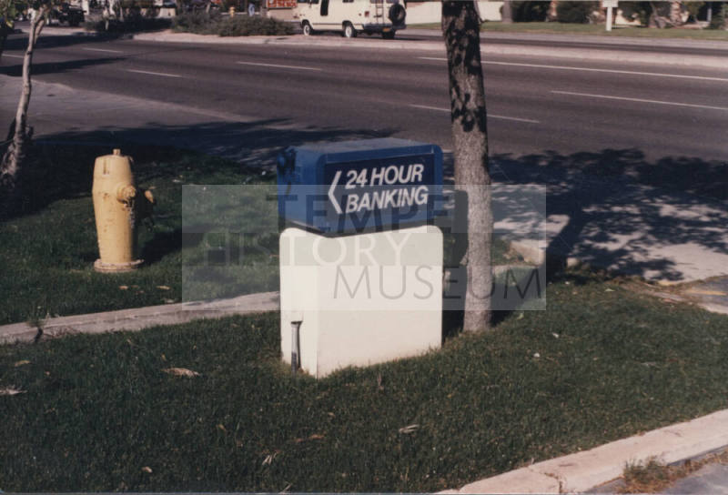 Mera Bank, 1005 E. Broadway Road, Tempe, Arizona