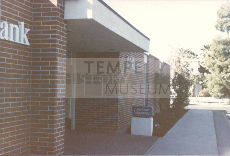 Mera Bank, 1005 E. Broadway Road, Tempe, Arizona