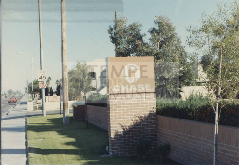 Chase Manhatten Bank - 1105 East Broadway Road - Tempe, Arizona