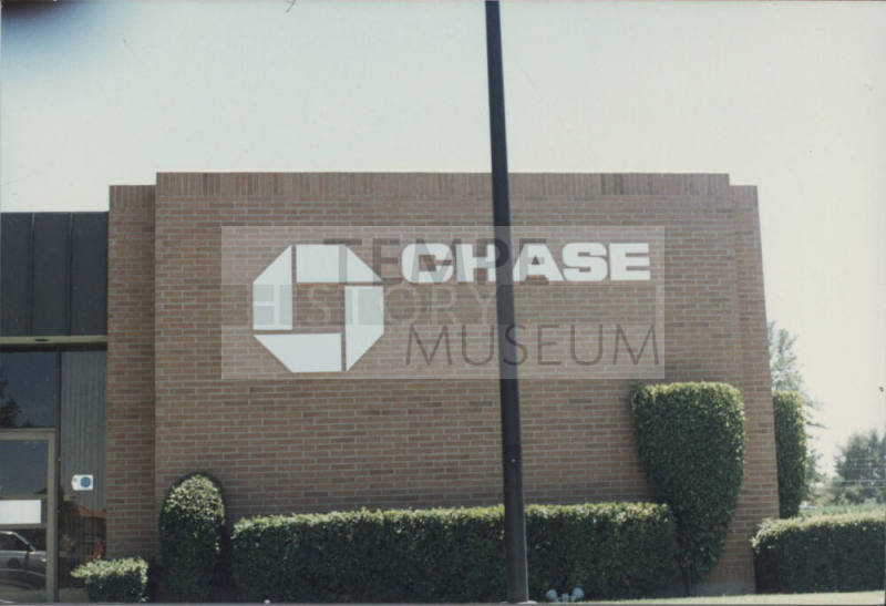 Chase Manhatten Bank - 1105 East Broadway Road - Tempe, Arizona