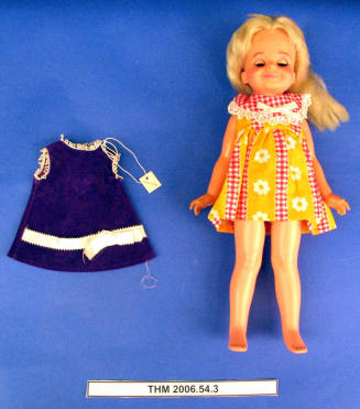 "Look Around Velvet" Doll