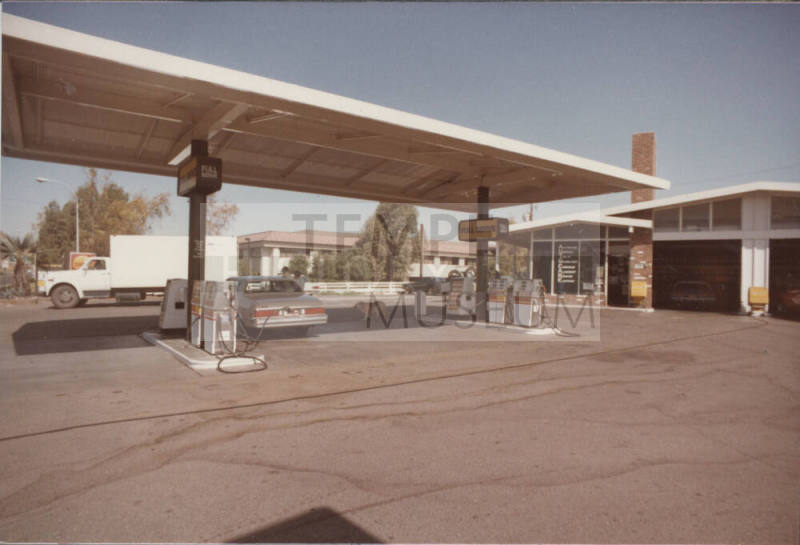 Roth's Broadway Shell Service Station - 1406 West Broadway Road - Tempe, Arizona