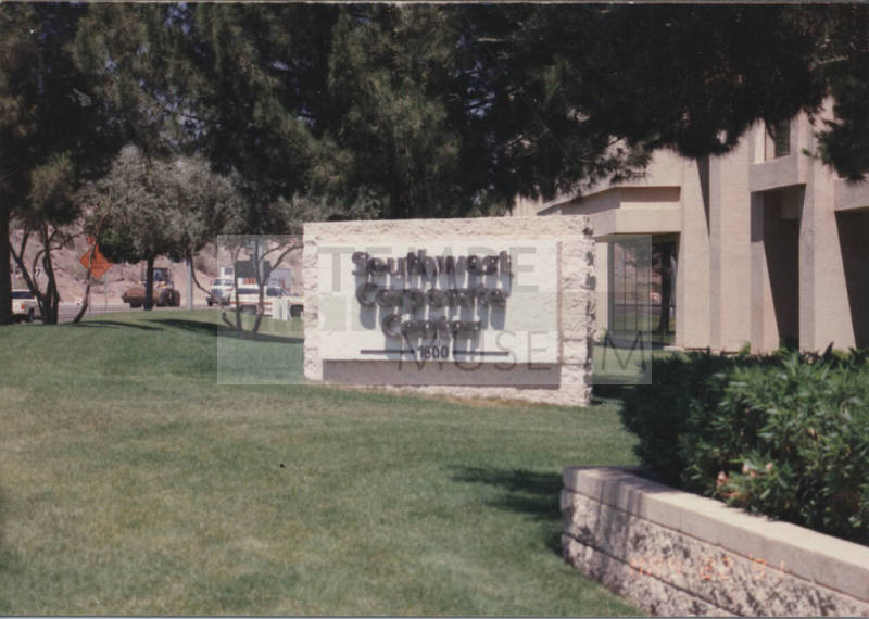 Southwest Corporate Center, 1600 W. Broadway Road, Tempe, Arizona