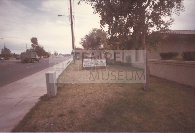 Farmer's Insurance - 1949 East Broadway Road - Tempe, Arizona