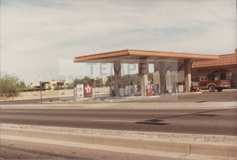 Texaco Gasoline Service Station - 2180 E. Broadway Road - Tempe, Arizona