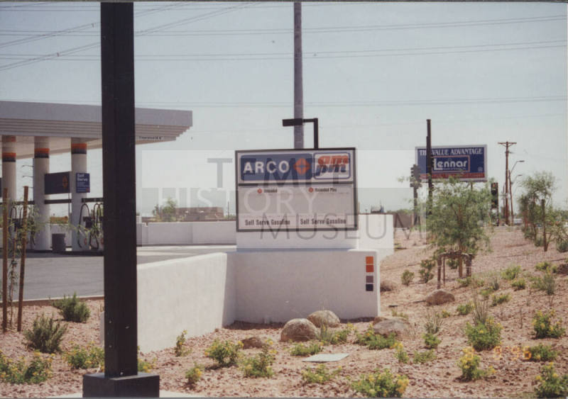 Arco AM PM Gas Station - 550 W. Elliot Road - Tempe, Arizona