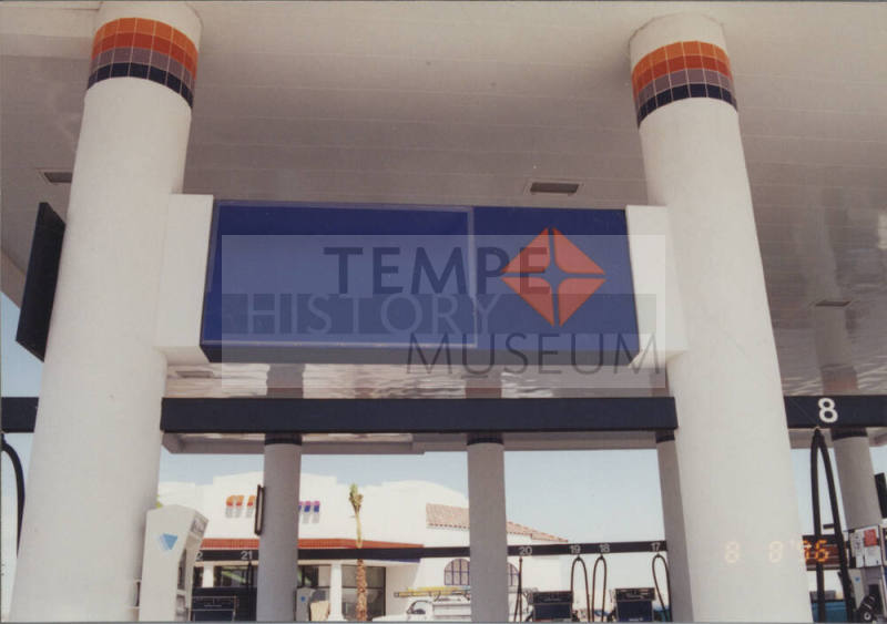 AM PM Arco Gas Station - 550 W. Elliot Road - Tempe, Arizona