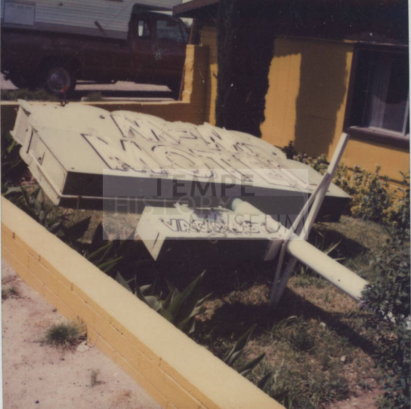 M-M Motel - 2010 East Apache Boulevard, Tempe, Arizona