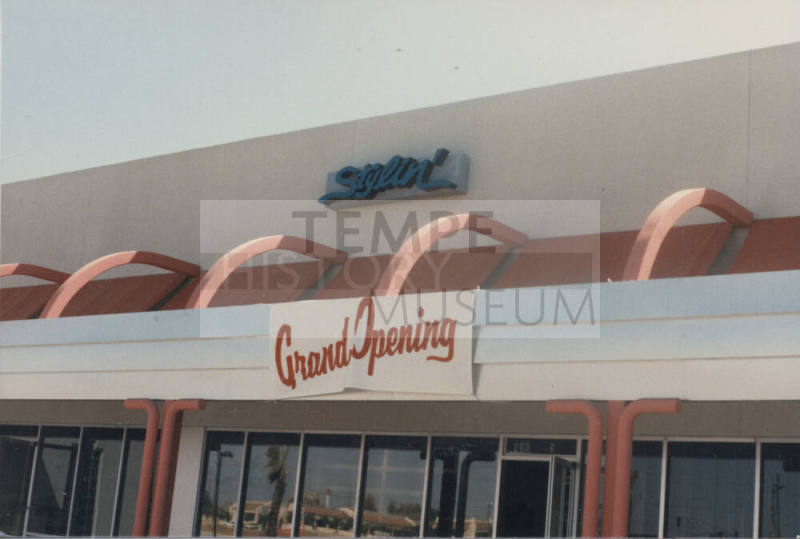 Stylin' Salon - 975 East Elliot Road - Tempe, Arizona