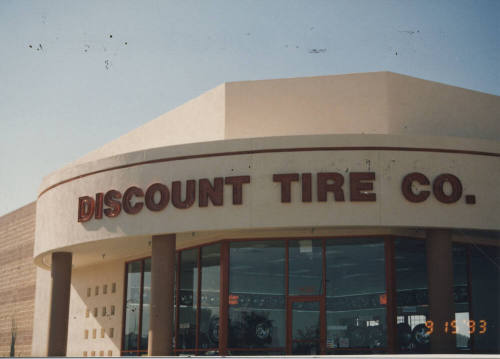 Discount Tire Company - 1130 West Elliot Road - Tempe, Arizona