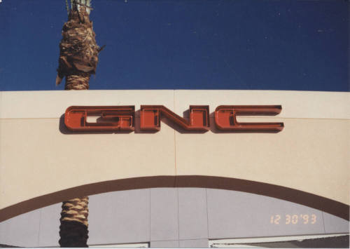 General Nutrition Center - 1180 West Elliot Road - Tempe, Arizona