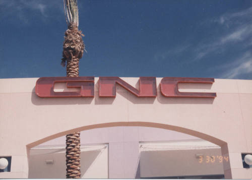 General Nutrition Center - 1180 West Elliot Road - Tempe, Arizona