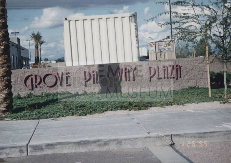 Grove Parkway Plaza - 1220 West Elliot Road - Tempe, Arizona