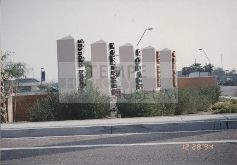 Circuit City - 1270 West Elliot Road - Tempe, Arizona