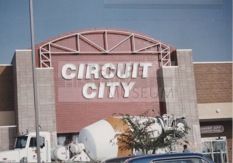 Circuit City - 1270 West Elliot Road - Tempe, Arizona