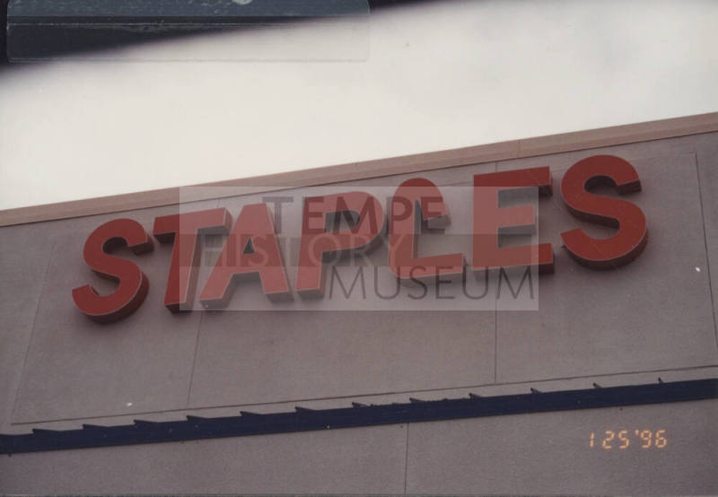 Staples - 1275 West Elliot Road - Tempe, Arizona