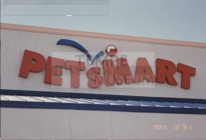Petsmart - 1315 West Elliot Road - Tempe, Arizona