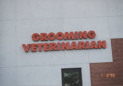 Grooming Veterinarian - 1315 West Elliot Road - Tempe, Arizona
