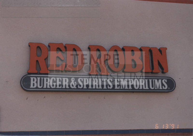 Red Robin Burger and Spirits Emporiums - 1375 West Elliot Road - Tempe, Arizona