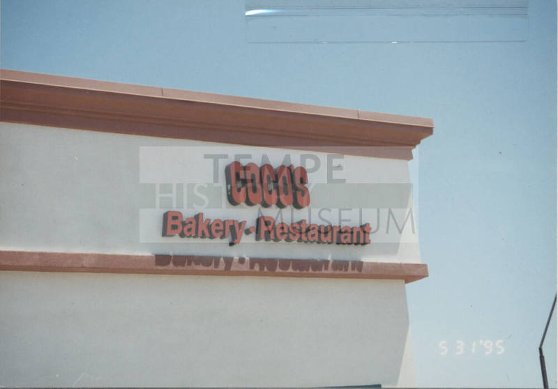 Coco's Bakery Restaurant - 1525 West Elliot Road - Tempe, Arizona