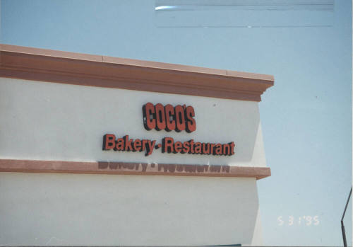 Coco's Bakery Restaurant - 1525 West Elliot Road - Tempe, Arizona