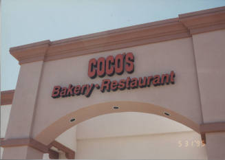 Coco's Bakery Restaurant - 1525 West Elliot Road - Tempe, Arizona